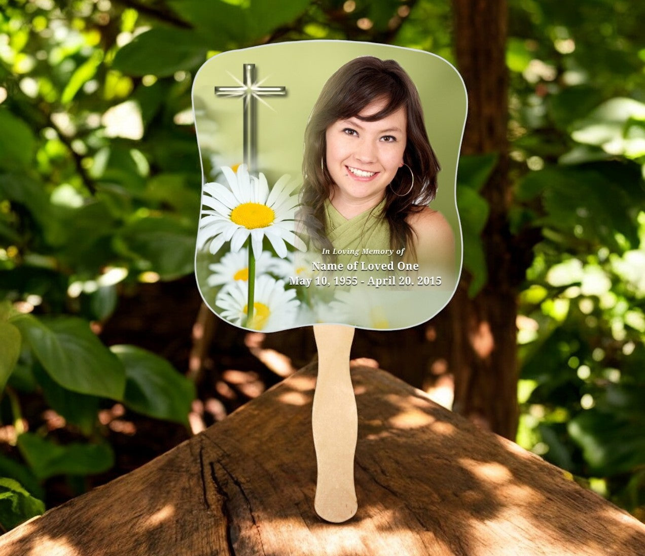Daisy Memorial Fan With Wooden Handle (Pack of 10)